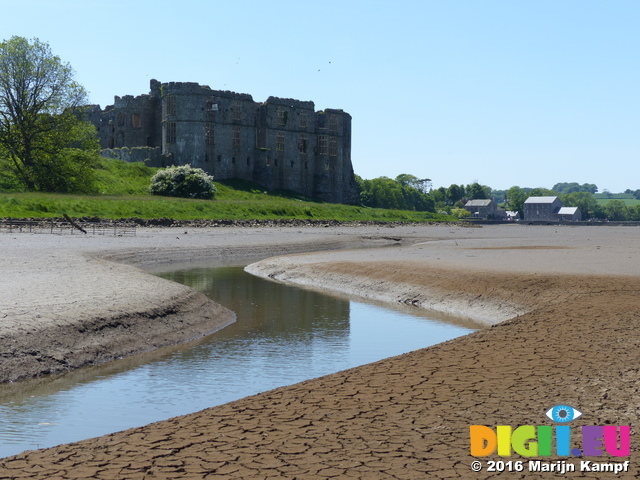 FZ029537 Carew castle and tidal mill from mud flats